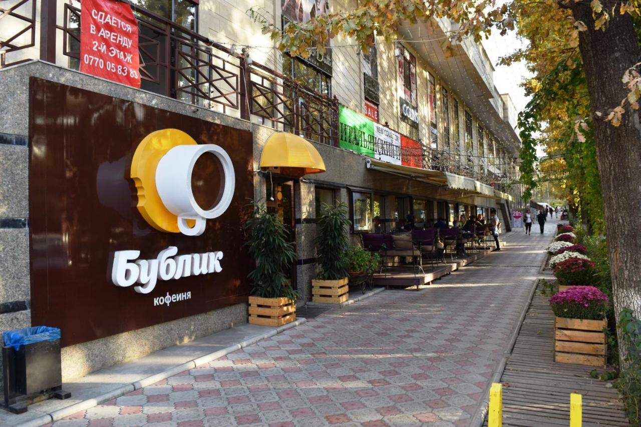Yellow Apartment In The Center Of 비슈케크 외부 사진